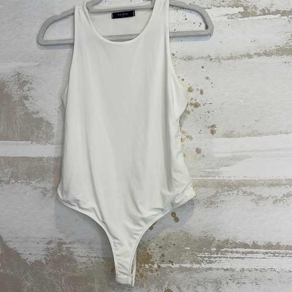 Cream/Off White Body Suit with 2 snaps - Picture 1 of 3